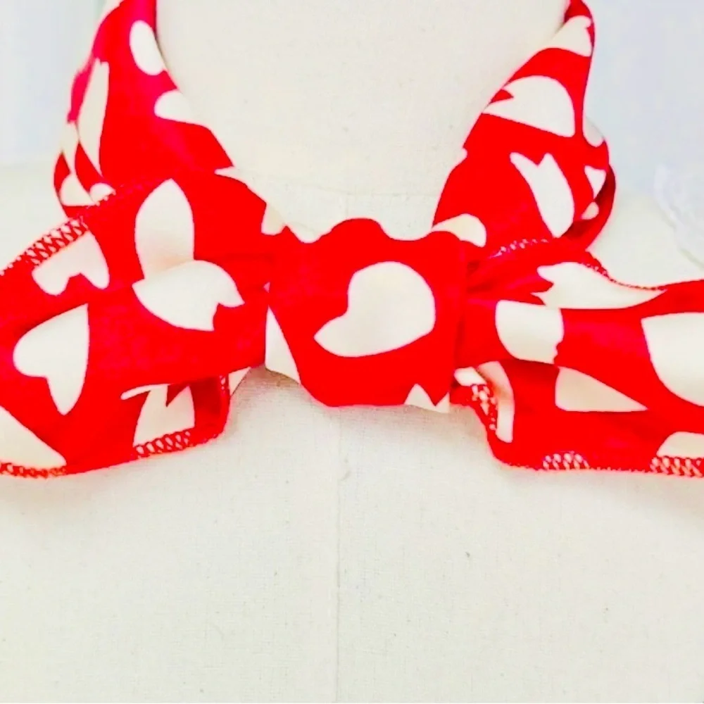Romantic Red Heart Print Scarf – 19.69” Square NWOT